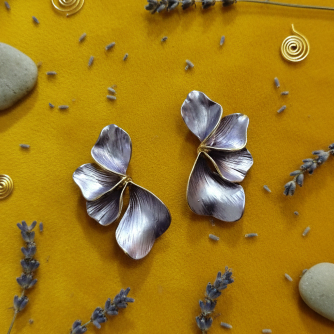 textured metallic silver floral stud earrings
